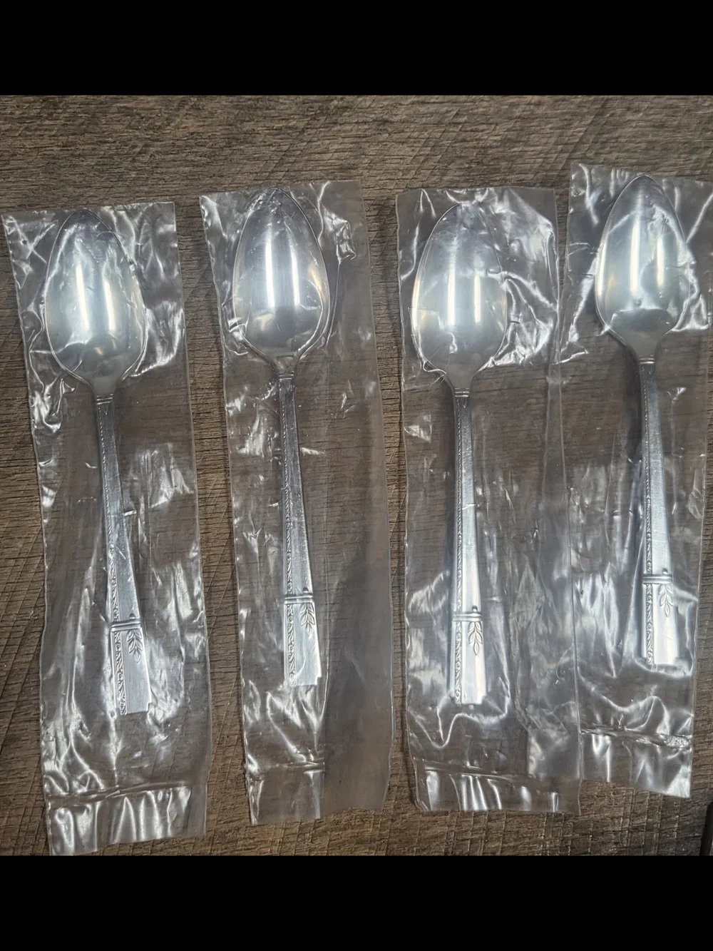 Lot of 4 Vintage Sealed Oneida 1938 Grenoble Stainless Steel Teaspoons ~ Bin O